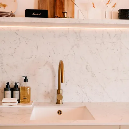 Apartment New Design Top-class Next To The Castle-free Parking-terrace