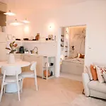New Design Top-class Next To The Castle-free Parking-terrace Appartement *